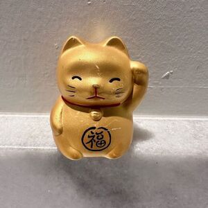 Mini Golden Porcelain Maneki Neko Chinese Fortune Happy Lucky Cat Ornament Figur